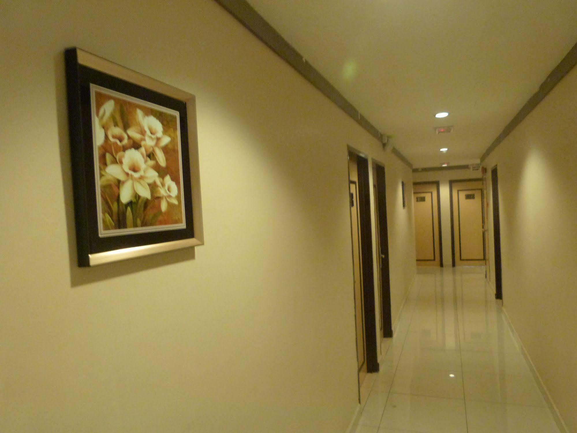Aero Star Hotel Σερεμπάν Εξωτερικό φωτογραφία